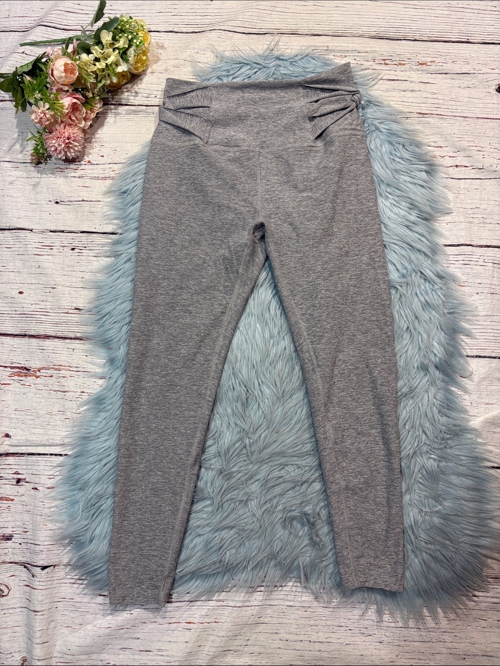 Beyond Yoga Spacedye Twist Through High Waisted 7/8 Leggings Silver Mist Heather